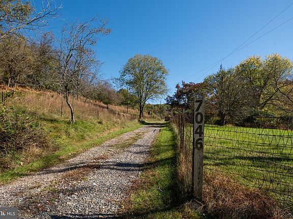 3rd image of 7046 Blue Hill Rd