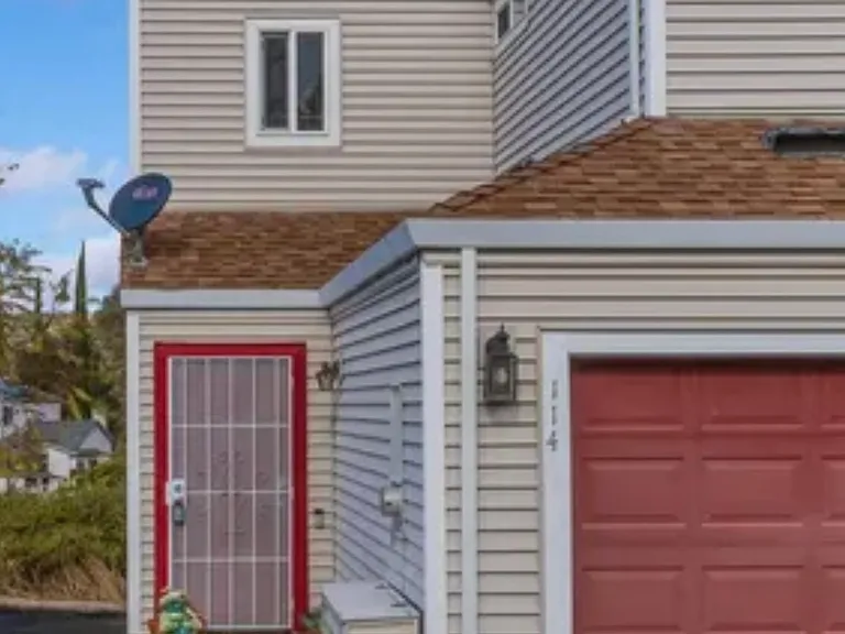 114 Agate Pl — Photo 1
