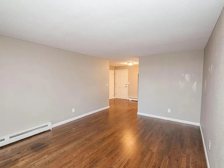 1410 N York St #13 — Photo 9
