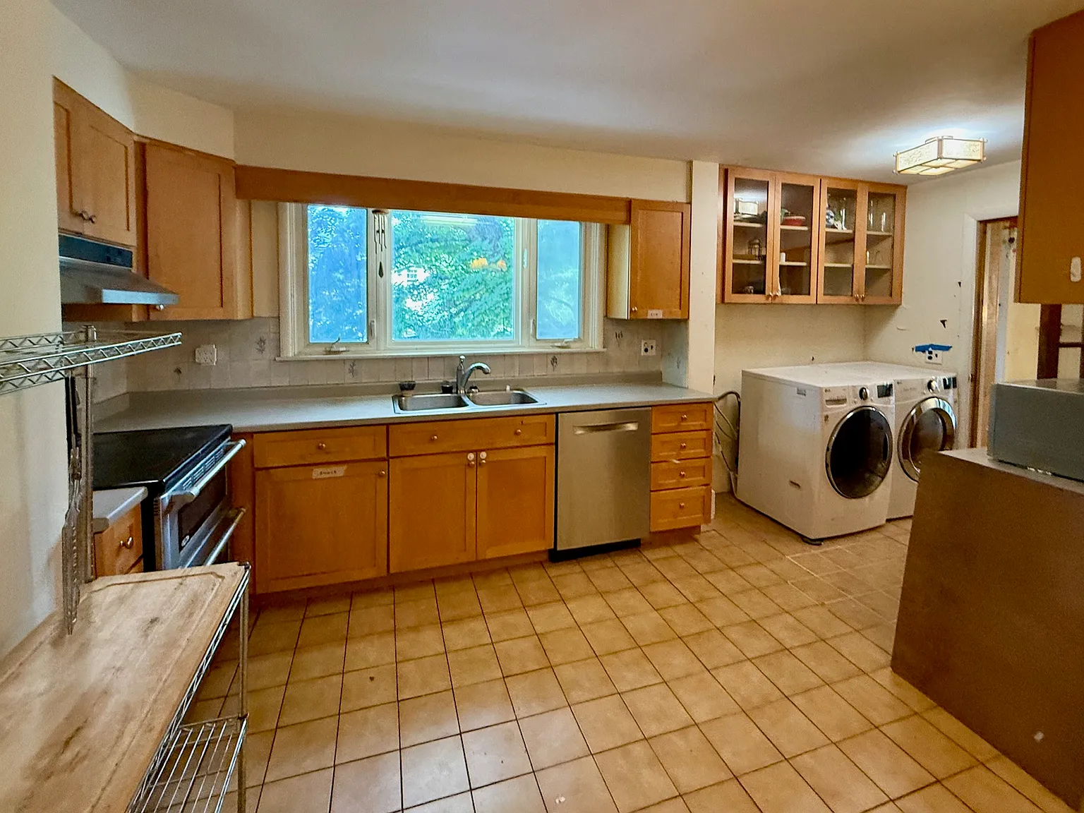 3 bed, 1261 sqft, $4,000 — Photo 4