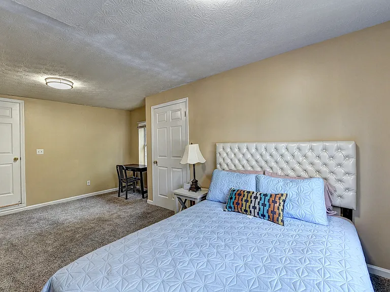 1170 Atlantic Dr NW — Photo 48