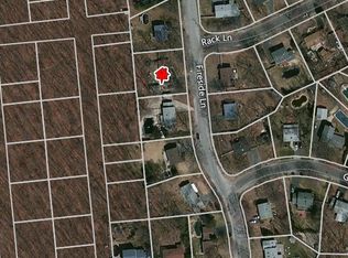 28 Fireside Ln, East Setauket, NY 11733