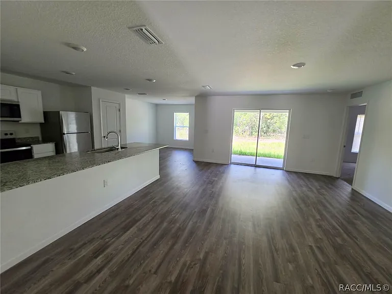 9610 N San Jose Way — Photo 13