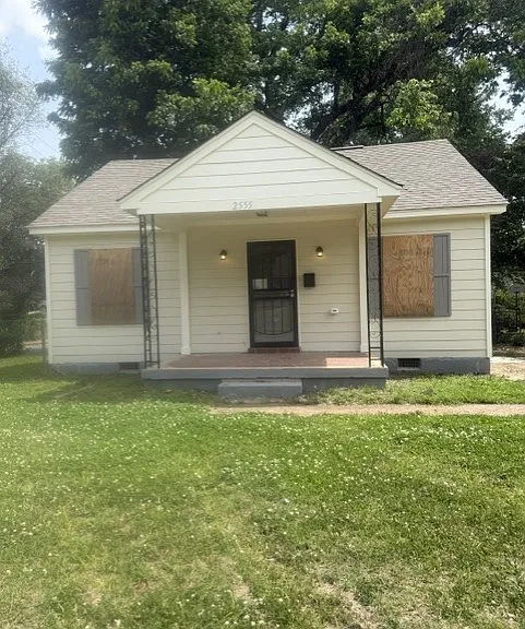 2555 Kimball Ave — Photo 1