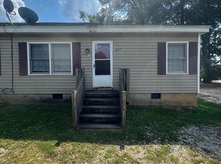 421 Cokesbury St #421B, Greenwood, SC 29649