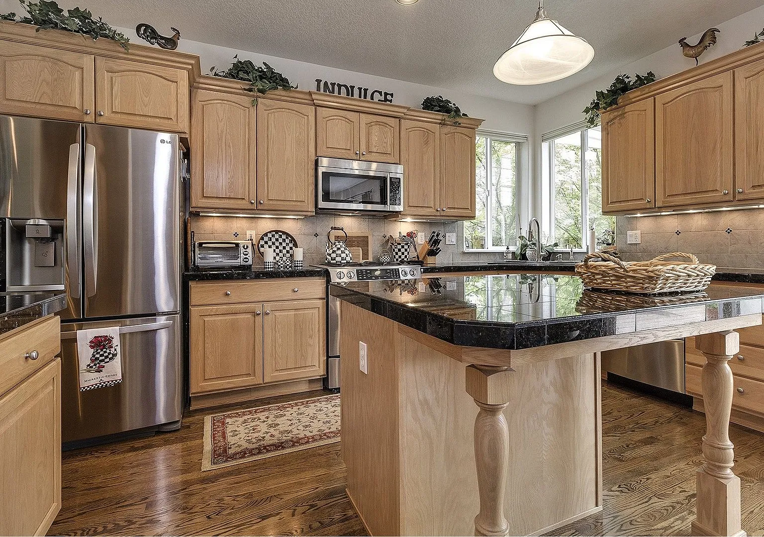 Spacious 4 Bedroom Home with Gourmet Kitchen, 3-Car Garage, Flexible Living Spaces & Covered Back... — Photo 2