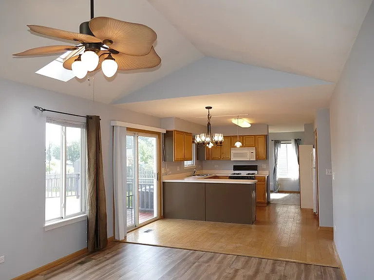 2551 Smithfield Ln — Photo 10