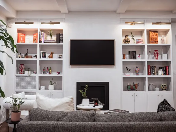 321 West 55th Street image 6 of 12