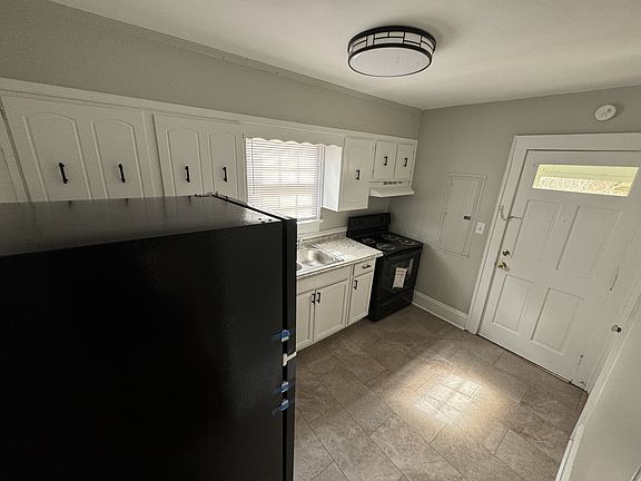 2nd image of 709 Jackson St
