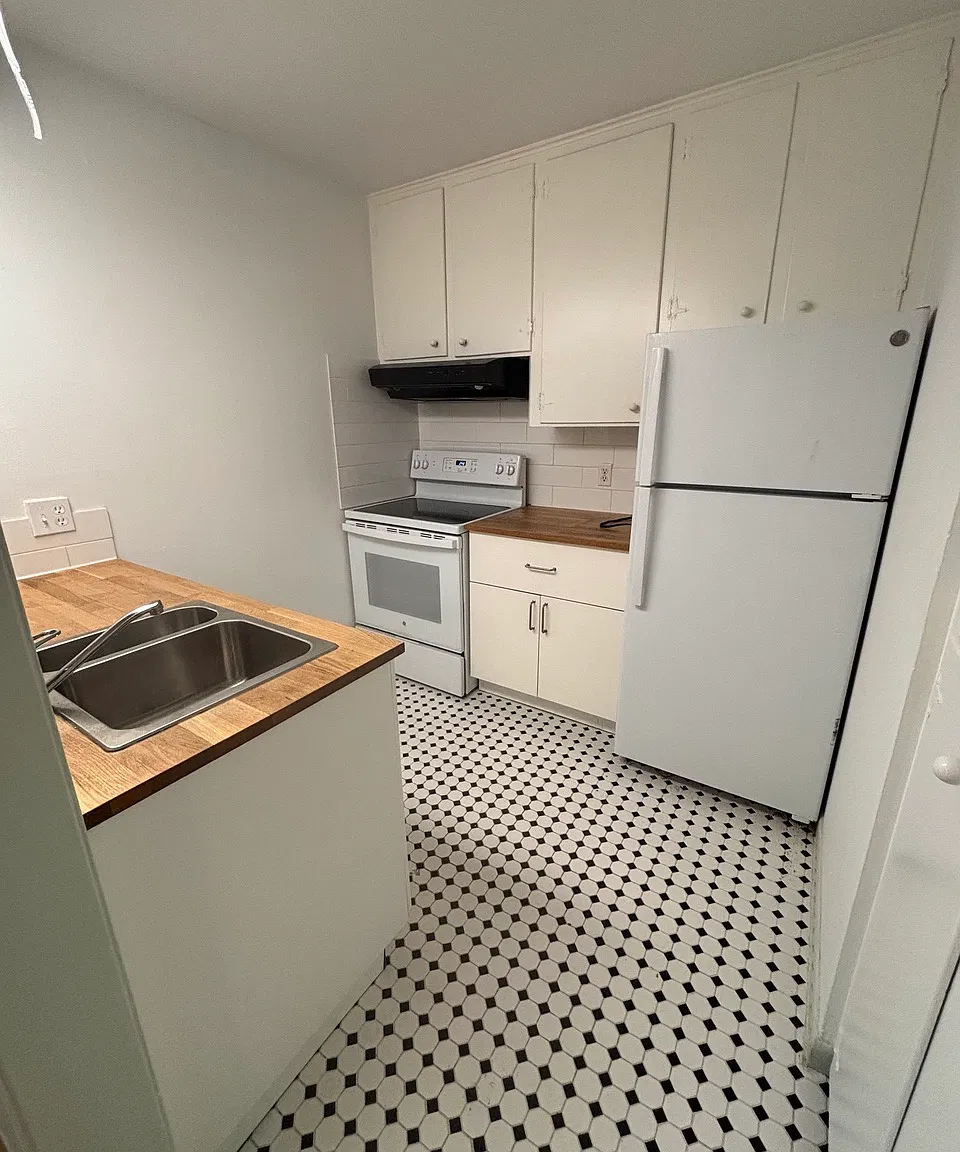 Studio, 500 sqft, $800 — Photo 3