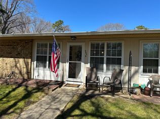 305 Torquay Ct UNIT B, Ridge, NY 11961