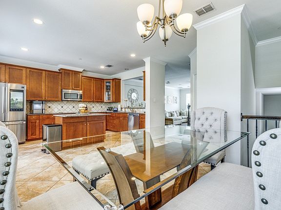 5th image of 3932 Asbury Ln