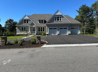 18 Pleasant Park Dr, Mashpee, MA 02649