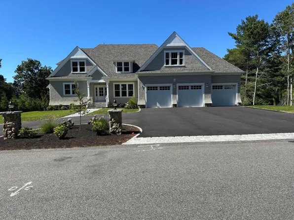 18 Pleasant Park Drive, Mashpee, MA 02649