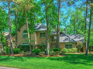 17 Towering Pines Dr, Spring, TX 77381