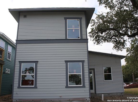 2nd image of 555 Leigh St
