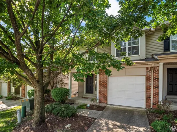 299 Montclair Tower Dr, Saint Charles, MO 63303
