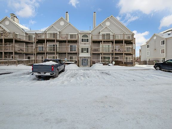 3rd image of 37520 Jefferson Ave APT 201