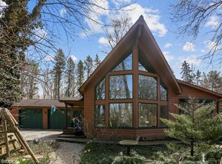 10430 Smith Rd, Union Pier, MI 49129