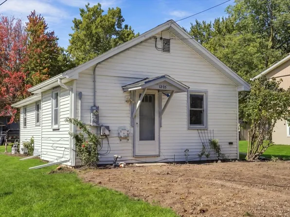 1205 Avenue K, Sterling, IL 61081