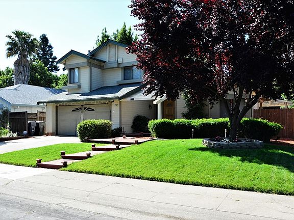 3rd image of 1700 Pebblewood Dr