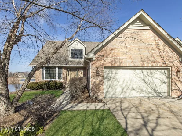 900 Wedgewood Dr, Crystal Lake, IL 60014