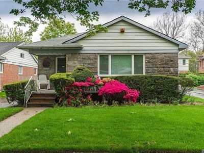 71-42 170th St, Fresh Meadows, NY, 11365