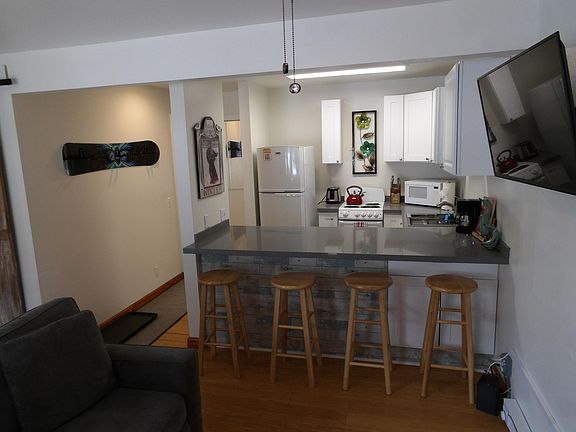 2nd image of 260 2nd Ave S #15