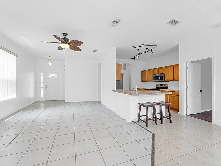 1151 N Hampton Dr — Photo 27