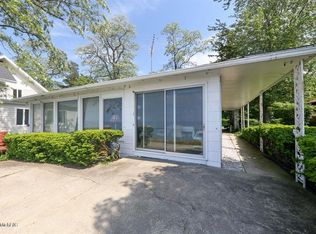 47021 Lake View Ave, New Buffalo, MI 49117