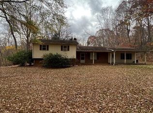 725 Friends Mission Rd, Ararat, VA 24053