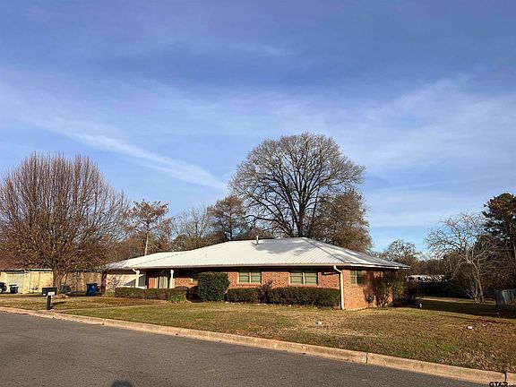 4th image of 2302 Briarwood Dr