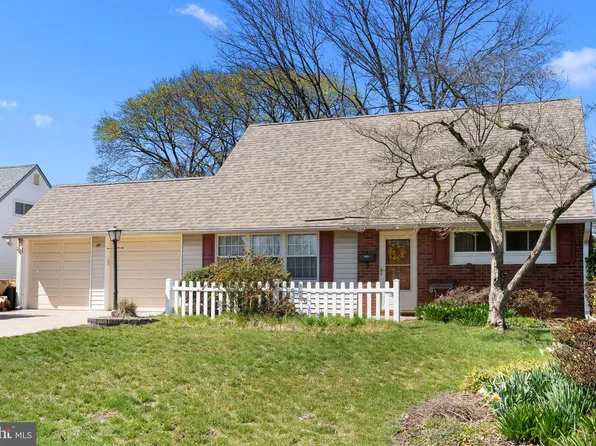 27 Canna Rd, Levittown, PA 19057