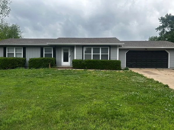 1121 Harris Rd, Winfield, KS 67156