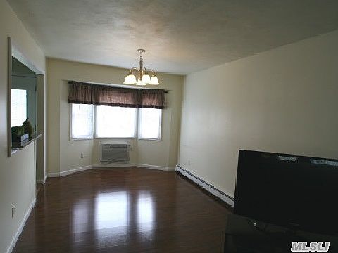 4th image of 87 Henearly Dr