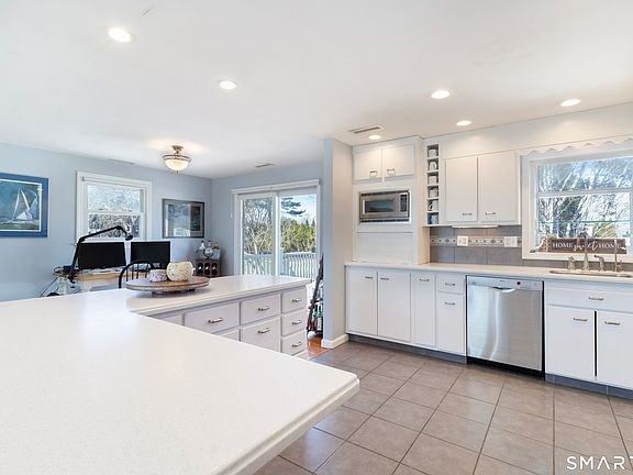 4th image of 24 Indian Drive