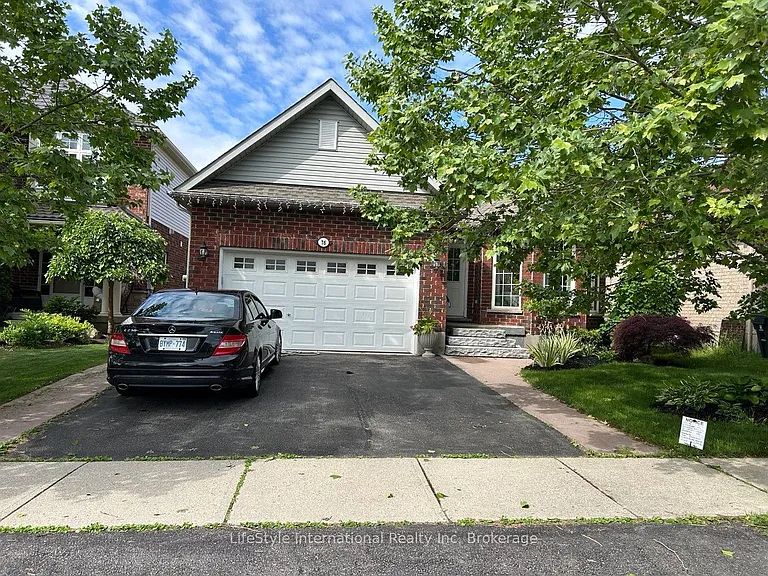 76 Summit Ridge Dr — Photo 1
