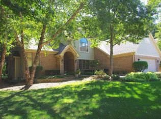 782 Black Walnut Ct, Sugar Grove, IL 60554
