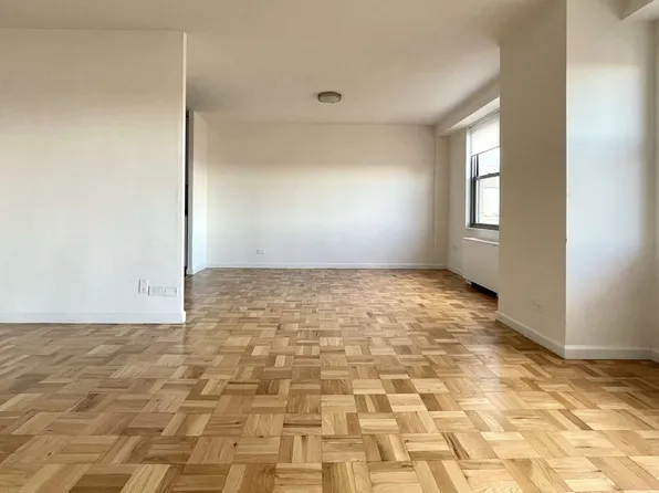 2500 Johnson Avenue image 3 of 8