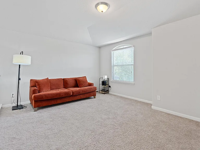 307 Parkside Dr — Photo 17