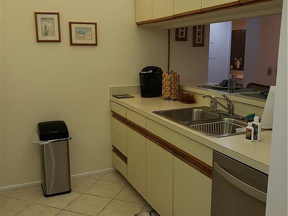 5th image of 5 Plantation Dr APT 204