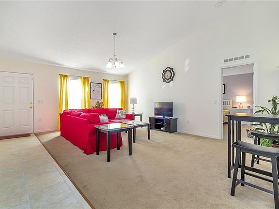 3rd image of 421 Danube Dr