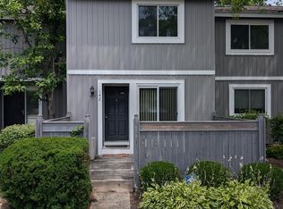 142 Twin Lakes Dr, Fairfield, OH 45014
