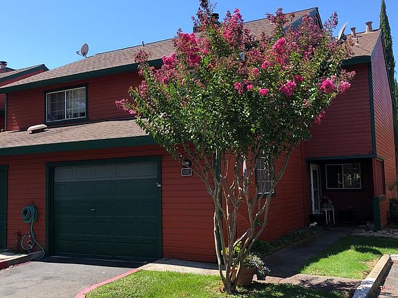 3rd image of 9392 River Oaks Ln