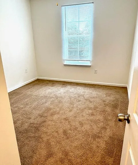 Ashley Pointe — Photo 11