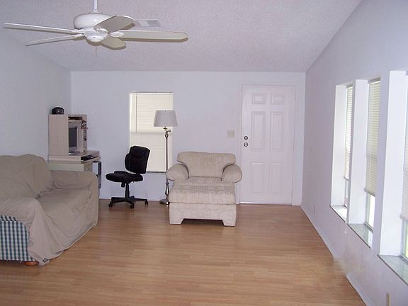 4th image of 15604 Royal Coach Cir