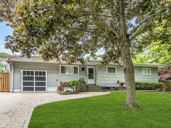 3 Dublin Court, East Northport, NY 11731