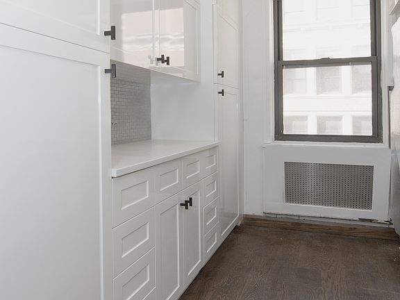 5th image of 885 10th Ave APT 4E