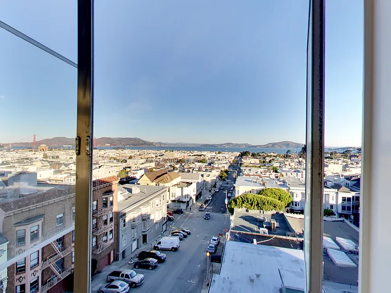 2090 Green Street (003r) — Photo 28