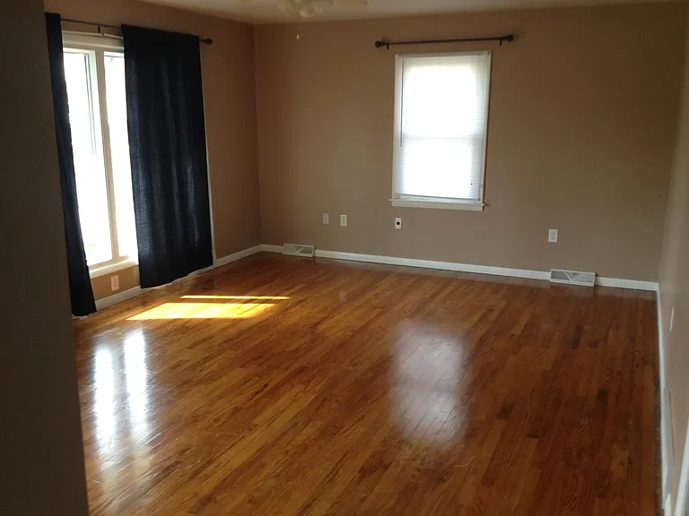 25 Chestnut St — Photo 4